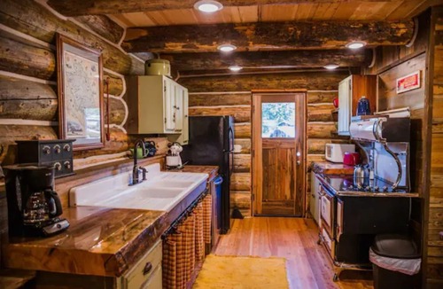 Martin City Cabin | Martin City Log Cabin, just a hop away from Glacier National Park