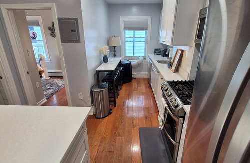 Fort Point Condo | Marvelous 2-bedroom condo in South Boston with Private Parking