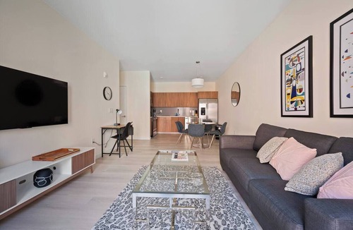 Newark Hotel | Marvelous 2BR ! Free Parking ! 30 Min to NYC