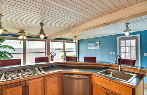 Somerset House | Massachusetts Vacation Rental: 5 Mi to Fall River
