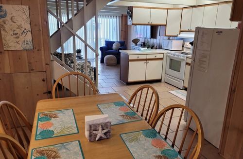 Ocean City House | Mature adults and families 25+ older