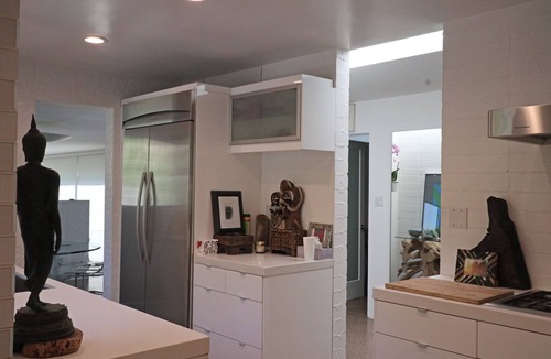 North Arroyo House | MCM Tree House, Zen Hideaway Hillside Home W/Private Canyon View & Pool