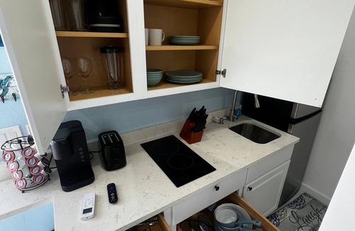 Lake Ridge Apartment | Mermaid Den 5 minutes to beach