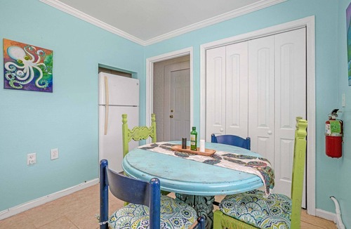 Cheriton Apartment | Mermaid Hideaway | Quaint & Affordable Tropical Getaway!