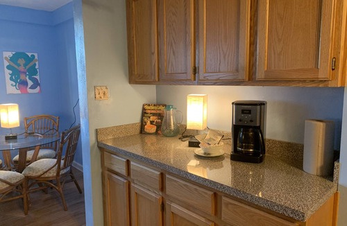 Bayview Cottage | Mermaid's and Mutts Retreat - Beach Front, Pet Friendly, Wi-Fi, Off-Street Park