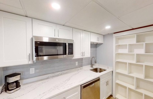 Yarmouth Port House | Meticulously renovated with Waterviews of Follins Pond