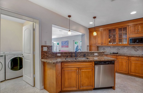 Fort Lauderdale House | "MIA Casa"! 4BR 3Bath 2500Sqft home 5 min to Beach