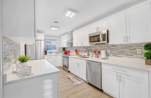 Imperial Point House | "MIA PARADISE"! 2400Sqft in Ft Lauderdale