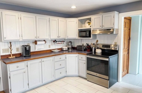 Nantucket House | Miacomet area home near golfing, Bartlett Farm, Cisco Brewery and Cisco Beach