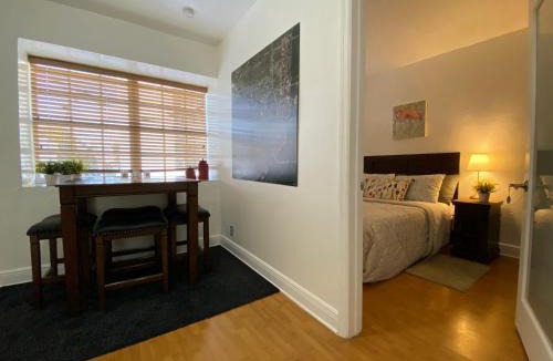 Flamingo/Lummus Bed & Breakfast | Miami Beach Rooms B&B