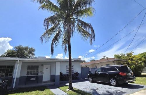 Coral Way House | Miami Blue Oasis l 2BR with free parking