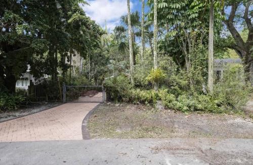 South Miami House | Miami Cottage by Dream Vacation