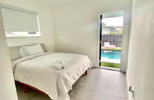 North Miami Beach Villa | Miami Cozi Villa - Heated Pool & Hot Tub