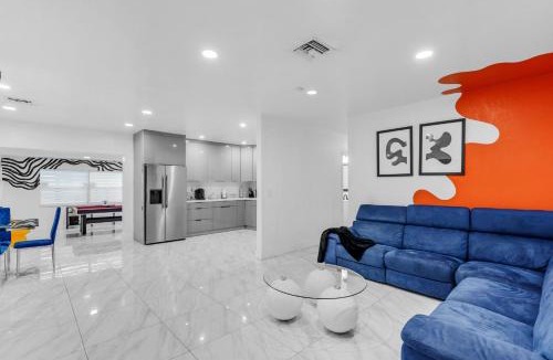Golden Glades House | Miami Dream Home With 4 Bedrooms Game Room And Backyard Oasis