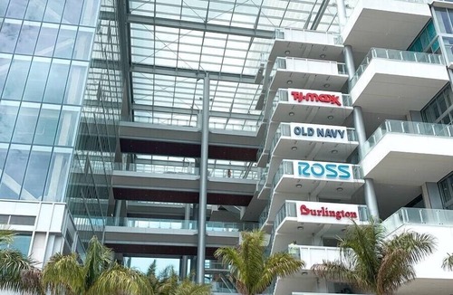Allapattah Apartment | Miami Health District 2 Gbps Internet 75” & 55” TVs Stainless Steel