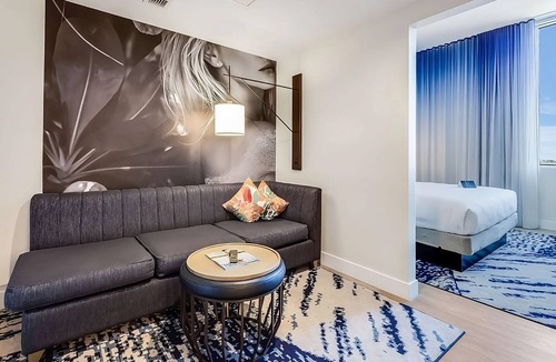 Ojus Hotel | Miami Hideaway | 2 Units | Rooftop Pool | Pets are Allowed