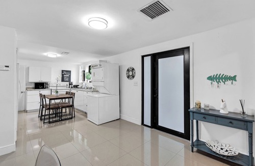 Buena Vista House | Miami home just 26 minutes to Hard Rock Stadium, Sleeps 8 + 4 Parking spots,
