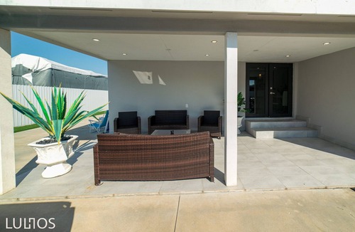 Coral Terrace House | Miami Luxury Retreat/10 Min to MIA Airport/BBQ