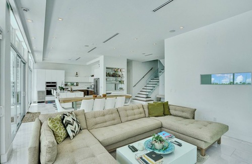 North Bay Village House | Miami Modern Waterfront House