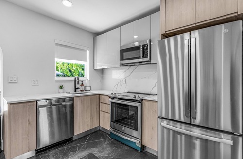 The Roads House | Miami Pool Villa. 5 min drive-> Brickell