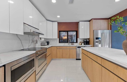Northeast Miami Villa | Miami Retreat w/Sunset Rooftop, Pool & Game Room