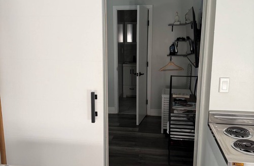 Northeast Miami Apartment | Miami's vibrant studio near the ports of Miami.