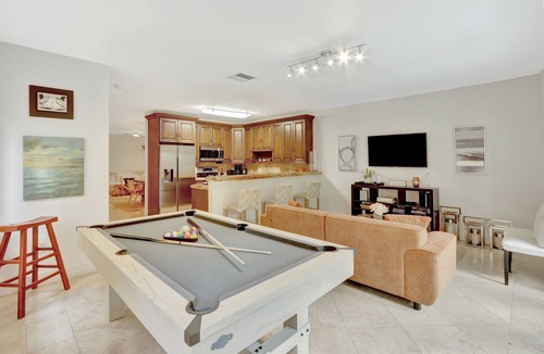 Southwest Coconut Grove House | Miami Toro: Private Pool, Pool Table, & Near Beach
