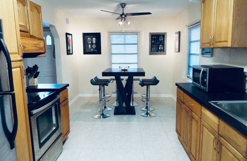 Miami Shores House | Miami Tropical Deco House Minutes to Beach & more!