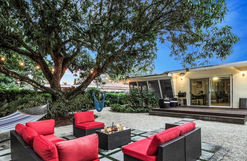 Biscayne Park House | Miami Tropical Oasis .Cozy & Sleek🏝