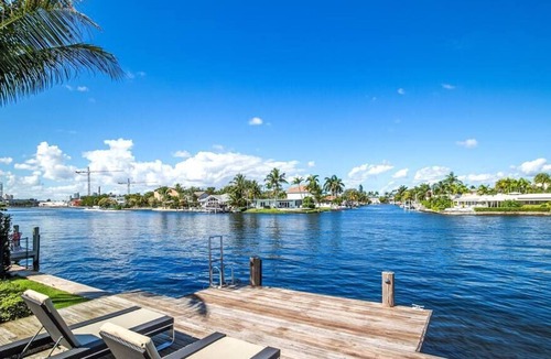 Coral Ridge Villa | Middle River Mod Manor