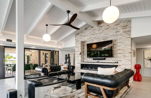 Coral Ridge Villa | Middle River Mod Manor