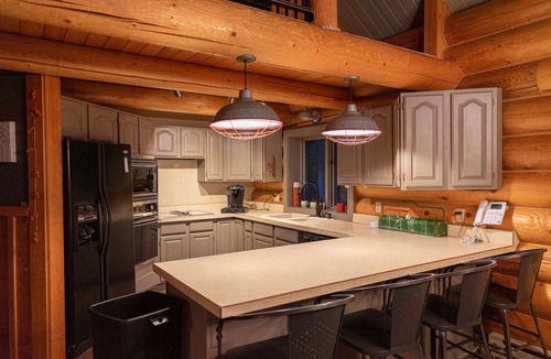 Libby Cabin | Middle Thompson Lake Log Cabin