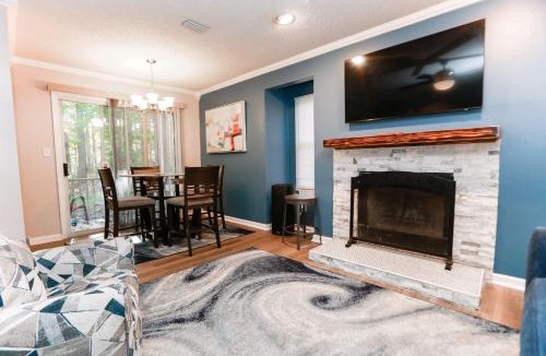 North Newport News House | MidLong Term Rental Cozy Home at Mary Roberts