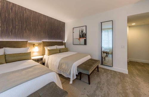 Midtown Resort | Midtown NYC Double Room – Walk to Times Square, Grand Central & Fifth Ave