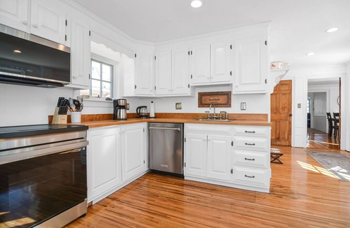 Rockport House | Mill Brook House: A Colonial Original