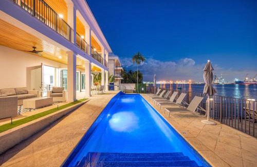 Harbour Inlet House | Million Dollar Views Private beach Heated pool Walk to Beach Harbourview Key VlLLAS