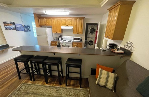 Hot Springs Apartment | Mineral Soak Retreat, sleeps 4, dog friendly