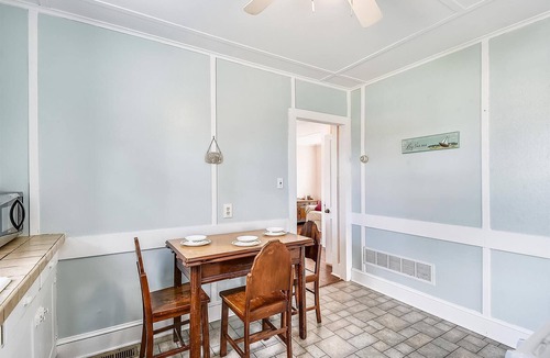 Long Neck House | MINI-WEEKS AVAILABLE ALL YEAR! CLASSIC BEACH HOUSE RIGHT ON THE BAY - Just what you've been looking for!