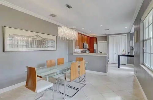 Lake Ridge House | Mins to Las Olas with Pool, Near Beach & Dining