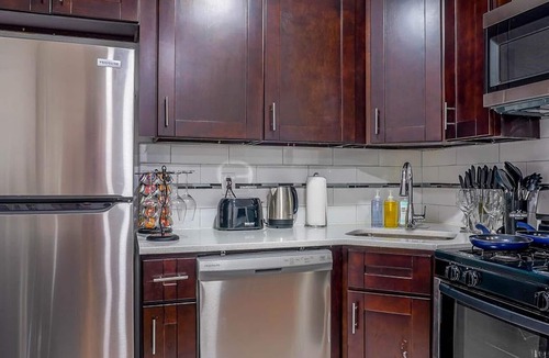 Teterboro Apartment | ★Mint 2 Bd Apt | 10 min to American Dream Mall | Near NYC & EWR Airport★