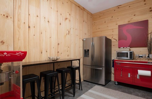 Trappe House | Minutes from Downtown Cambridge and Downtown Easton | 104+ Acre Farm