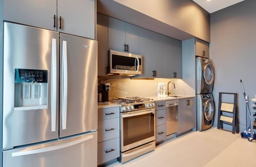 Easton House | Minutes from Downtown Easton and St. Michaels | Pool | Hot Tub | Pool House | Lu