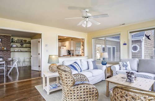 Unionville House | Minutes from Downtown St. Michaels and Tilghman | Private Dock | Hot Tub