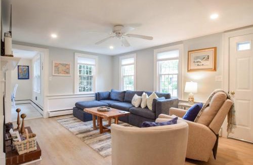Bass River House | Minutes to Nantucket Sound Beaches
