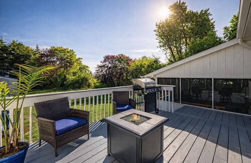 Somers Point House | Minutes to OCNJ Beaches Screened Porch Bay Views Prime Location