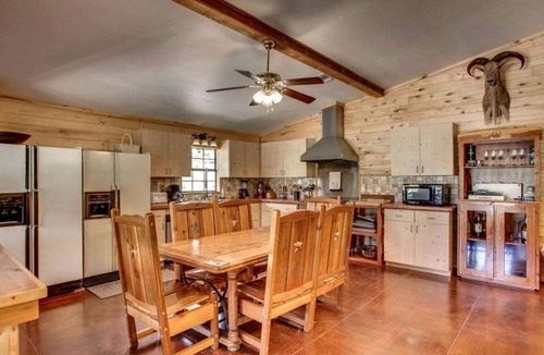 Leakey Cabin | Miracle Lodge | Pool, Hot Tub & Scenic Views in Texas Hill Country