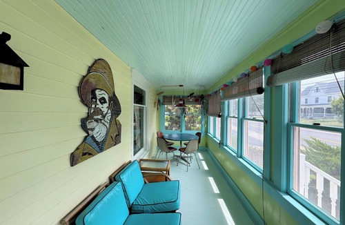 Chincoteague House | Misty Morning Spacious in town home, NO LINENS PROVIDED