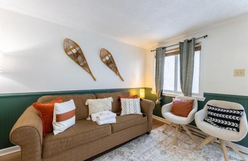 Edray Apartment | ML 294 Ski-InOut Slope Views Steps to Ballhooter Sleeps 6
