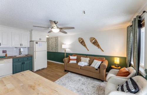 Edray Apartment | ML 294 Ski-InOut Slope Views Steps to Ballhooter Sleeps 6