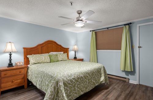 Edray Apartment | ML 343 Ski-InOut Island Kitchen Steps to Ballhooter Sleeps 6